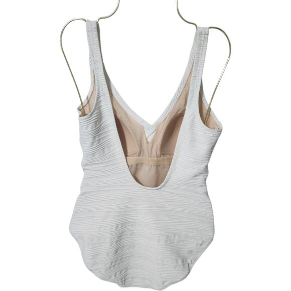 Gottex Full Coverage Ivory Textured Surplice Scoop Back One Piece 6/36 - Picture 8 of 12